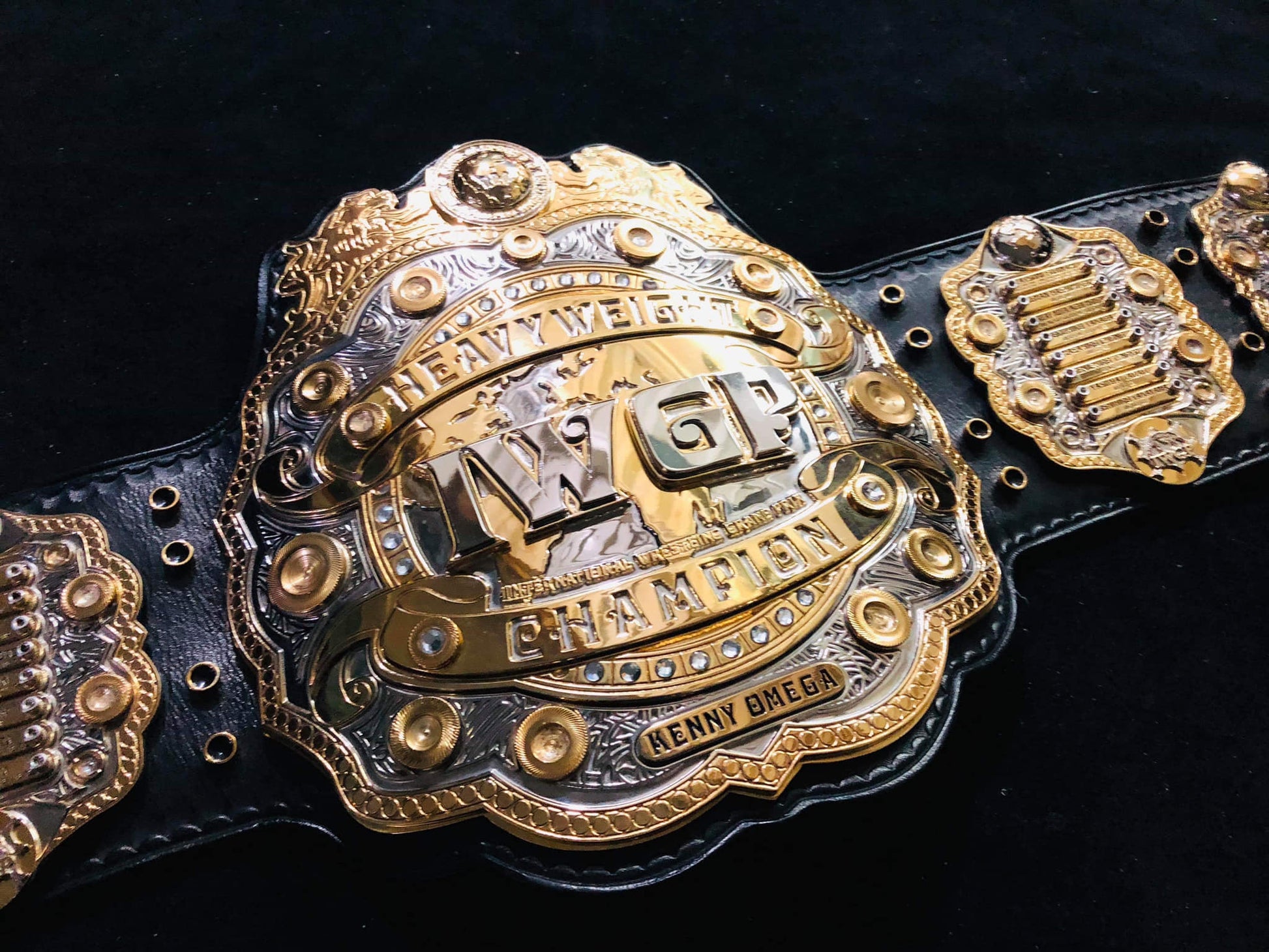 IWGP wrestling title (24k karate swiss gold) premium - Moc Belts 