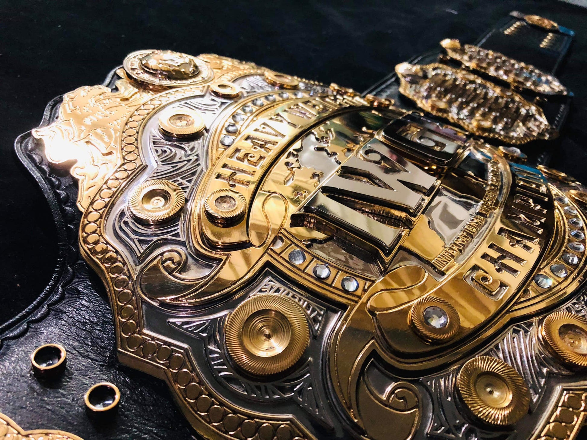 IWGP wrestling title (24k karate swiss gold) premium - Moc Belts 