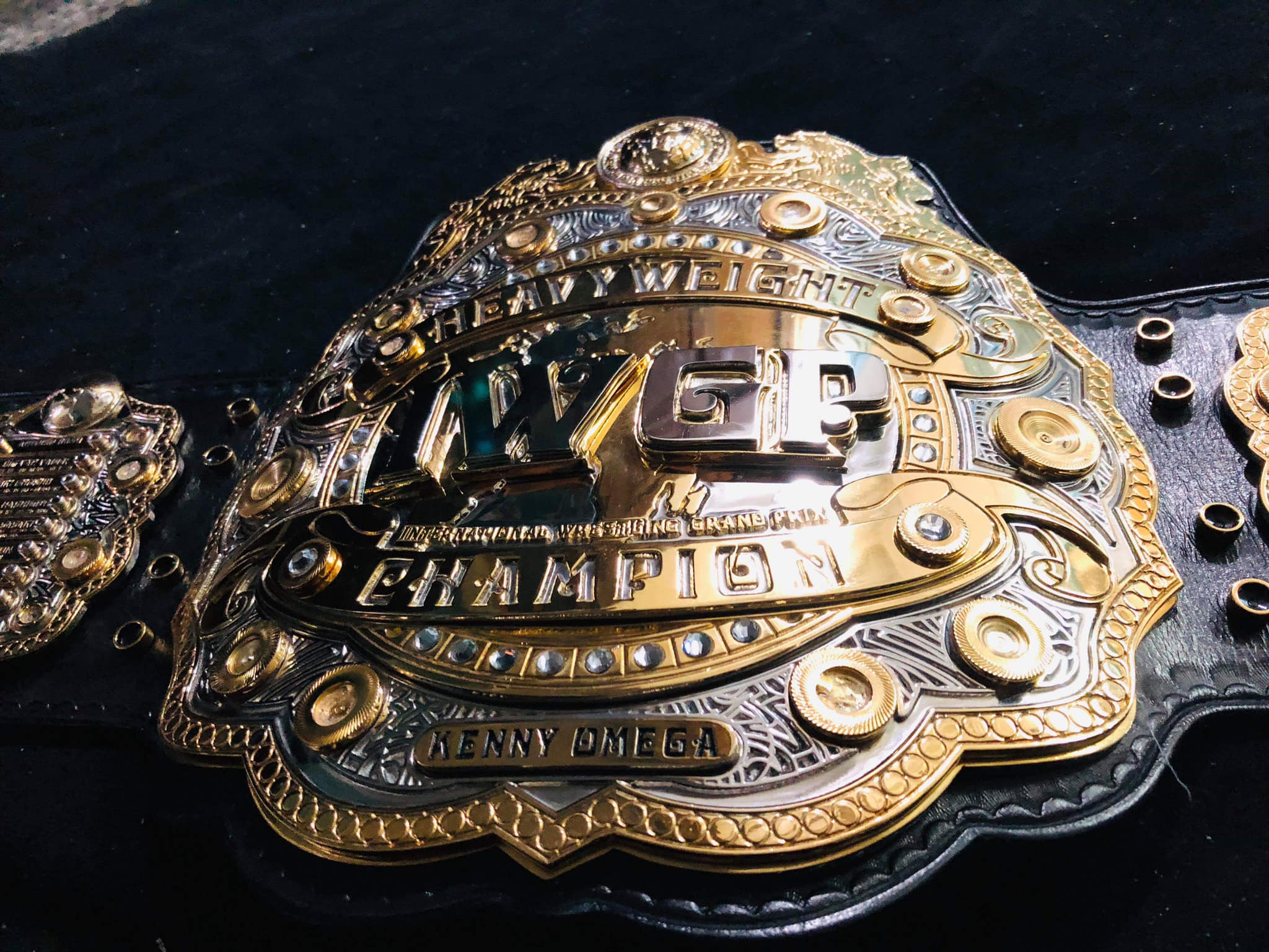 IWGP wrestling title (24k karate swiss gold) premium