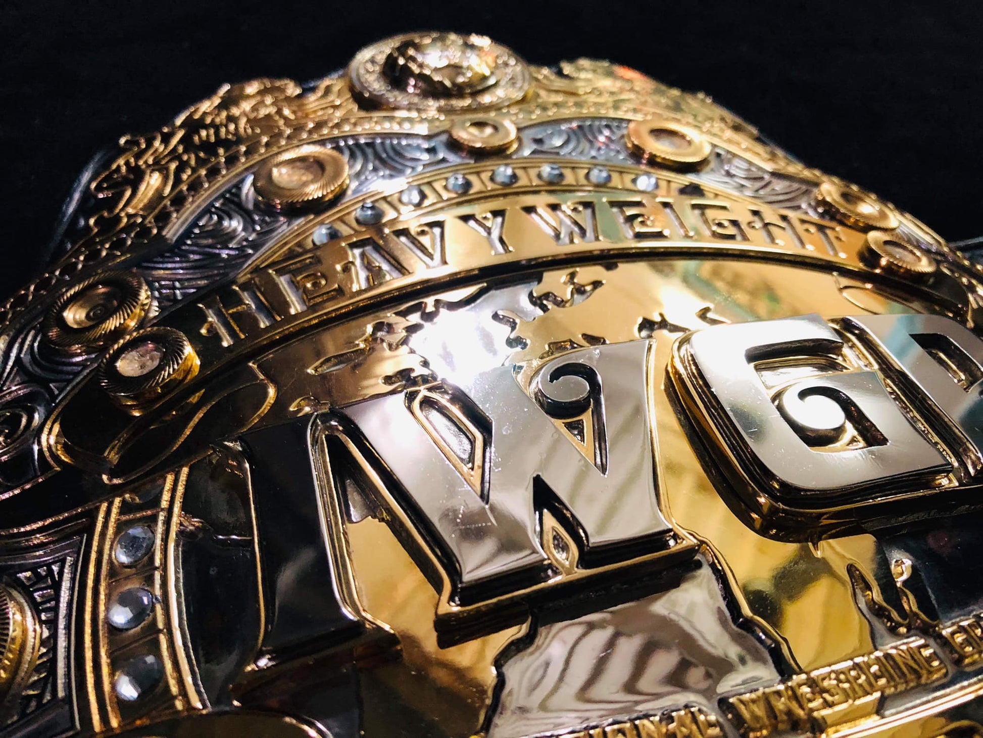 IWGP wrestling title (24k karate swiss gold) premium - Moc Belts 